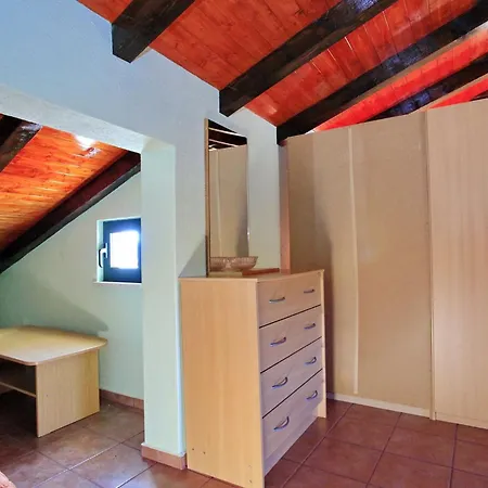 Stone House Oreb's - Two Bedroom Stone House With Terrace And Garden View ヴェラ・ルカ