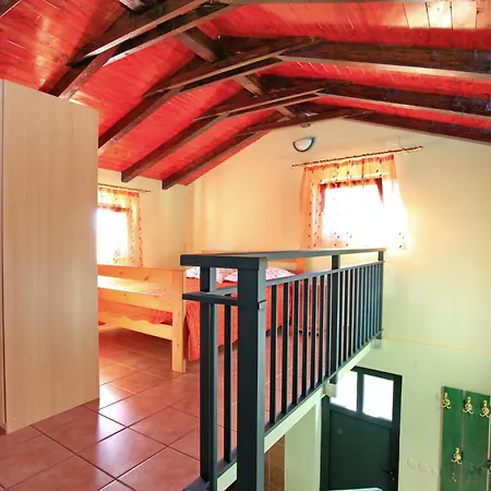 Dom wakacyjny Stone House Oreb's - Two Bedroom Stone House With Terrace And Garden View