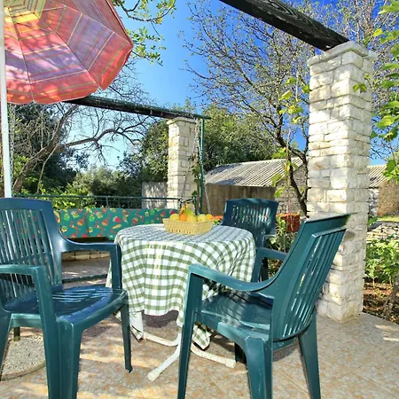 Stone House Oreb's - Two Bedroom Stone House With Terrace And Garden View