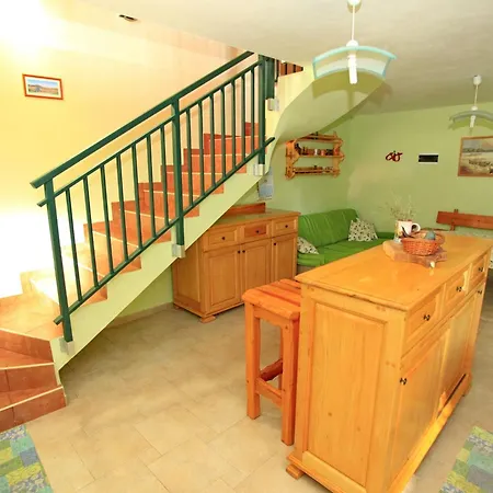 Stone House Oreb's - Two Bedroom Stone House With Terrace And Garden View Vela Luka