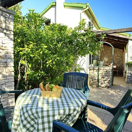 Stone House Oreb's - Two Bedroom Stone House With Terrace And Garden View Holiday home *