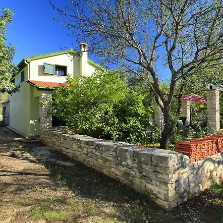 Stone House Oreb's - Two Bedroom Stone House With Terrace And Garden View